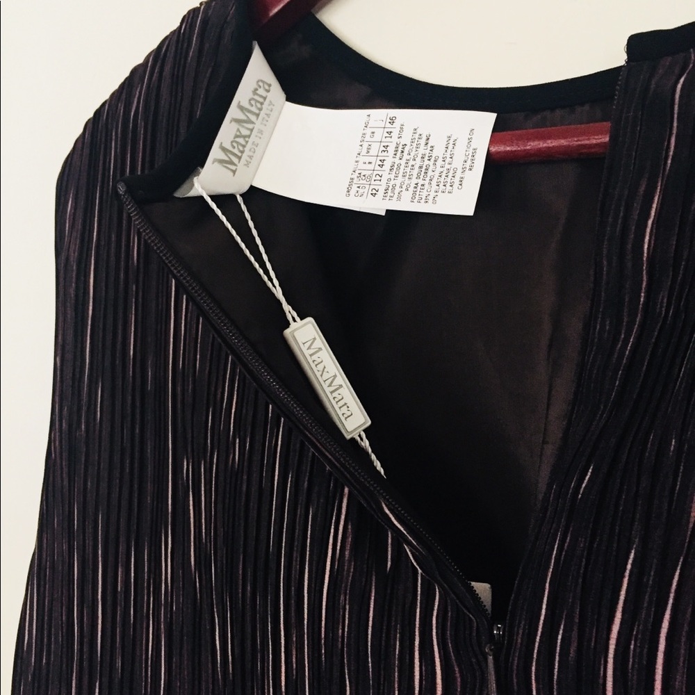 MaxMara Plissé Sleeveless Blouse - Picture 6 of 10
